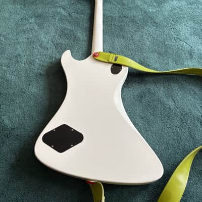 Hagstrom Fantomen 2010s - White w/ Hardshell Case image 4