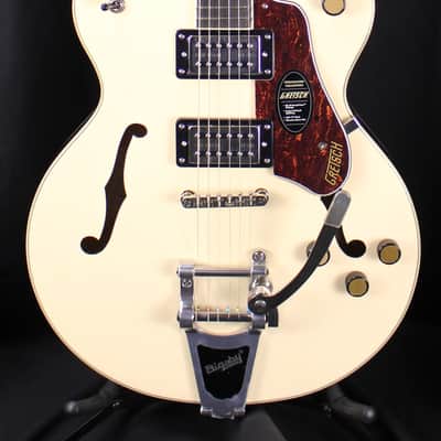 Gretsch G2622T Streamliner Center Block Double Cut Bigsby Electric Guitar Vintage White image 2
