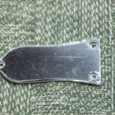open package (near A+) unknown brand Epiphone 3 Hole Truss Rod Cover, blank (NO info), 2 ply (black front side / white bevelled edge, & white back side), bell shape + silver screws (TOP SIDE of cover has clear plastic over it), from 2020s image 4