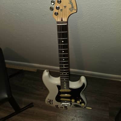 Fender American Performer Stratocaster with Rosewood Fretboard 2018 - Present - Arctic White image 4