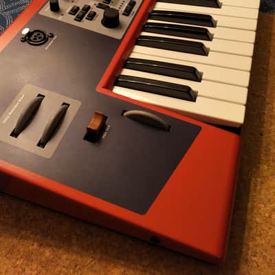 Nord Modular G2X + Gator flight case image 1
