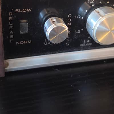dbx 117 Compressor / Expander 1970s - Black image 5