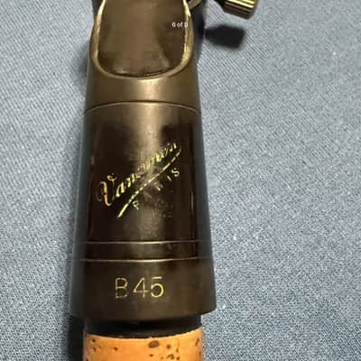 Buffet Crampon E11 Intermediate Bb Clarinet - Black image 8
