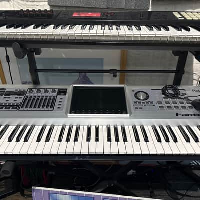 Roland Fantom-G6 61-Key Workstation Keyboard 2008 - 2012 - Silver image 3