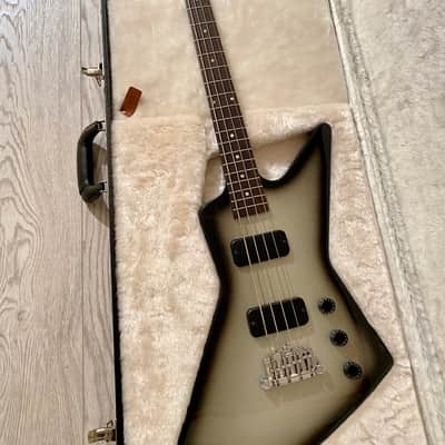 Gibson Explorer Bass 2011 - Silverburst nitro image 8