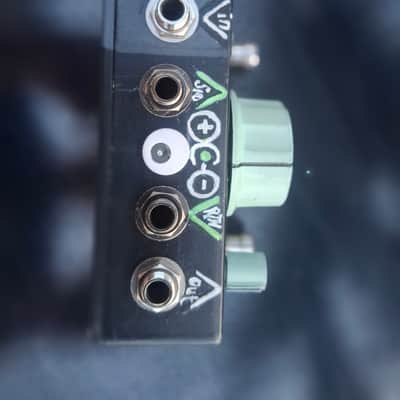 Anchored Cloud Sound JHS inspired feedback looper 2026 - Green/black/Slate/handpainted image 5