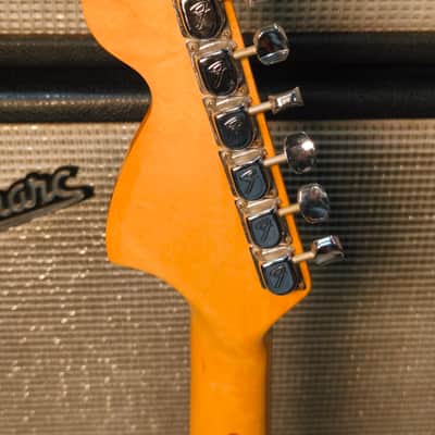Fender Stratocaster with 3-Bolt Neck, Maple Fretboard 1975 Sunburst image 11
