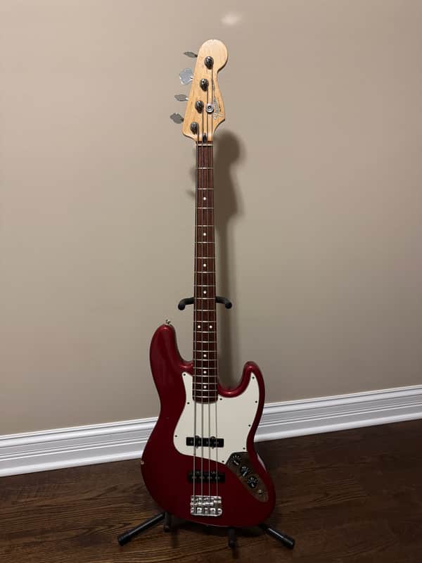 Fender Standard Jazz Bass with Rosewood Fretboard
