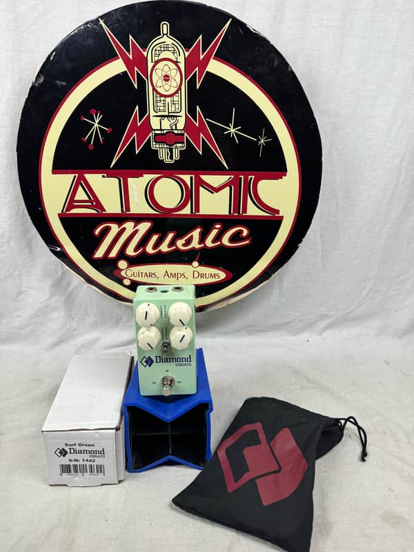 Diamond Pedals Vibrato Pedal with Box - Surf Green - Limited Edition image 1