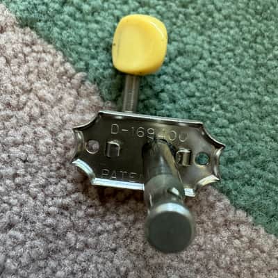 Gibson Kluson Deluxe Double line tuning head 1964-1969  [D-169400 & PATENT NO Stamped] image 5