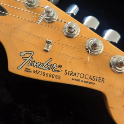 Fender FSR "Splattercaster" Standard Splatter Stratocaster image 3