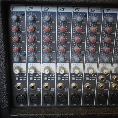 Peavey XR684 Powered Mixer image 2