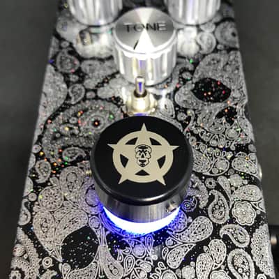 Flattley Guitar Pedals Revolution - Dynamic Overdrive Pedal Black/Silver Skulls Blue LED Halo image 4
