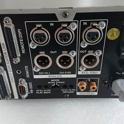 Sony MDS-B5 Professional Minidisc Recorder Serial Number 800604 - Great image 8