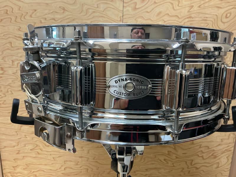 Rogers "7-Line" Dyna-Sonic 5x14" Brass Snare Drum with "Beavertail" Lugs 1963 - 1967 - Chrome imagen 1
