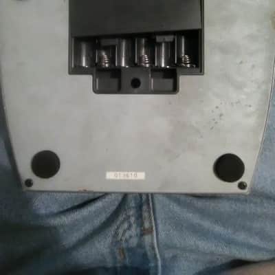 Zoom GM-200 Guitar Amp Modeler Silver image 3