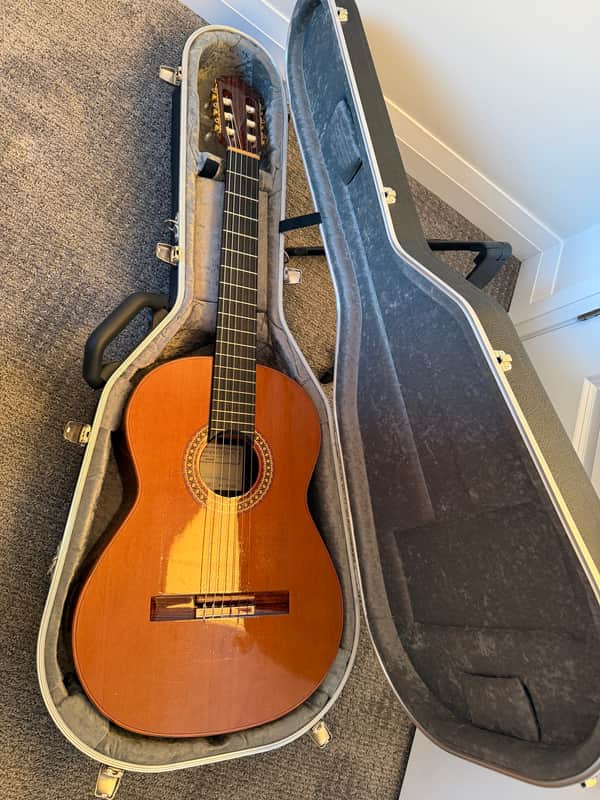 Classical Concert Guitar Manuel Rodríguez e Hijos “D Rio” – Brazilian Rosewood – Canadian Red Cedar Top – Stunning Grain – Hiscox Case image 1