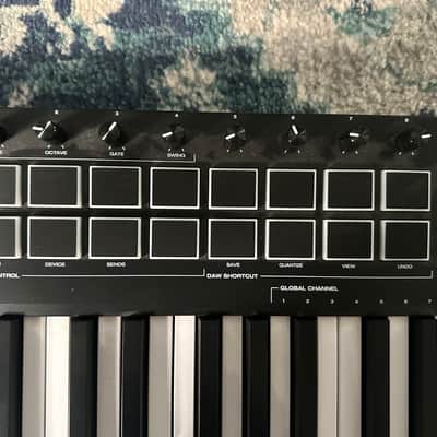 M-Audio Oxygen Pro 61 MIDI Keyboard Controller 2020 - Present Black image 3
