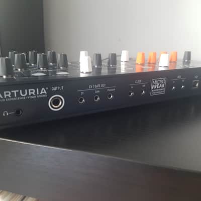 LIKE NEW - Arturia MicroFreak 25-Key Algorithmic Synthesizer - Black image 6