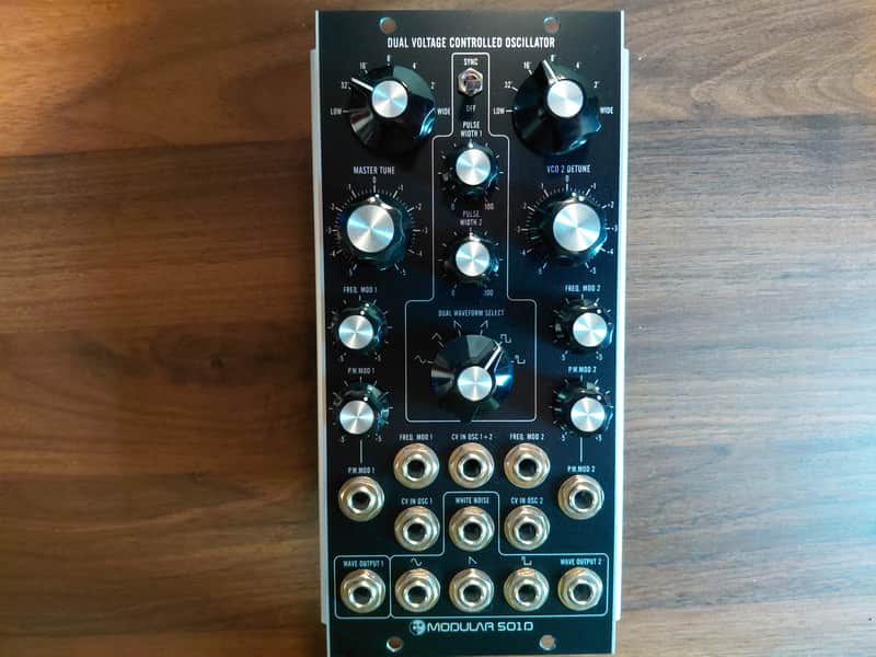 Moon Modular - 501D: Dual Voltage Controlled Oscillator [ 5U MU Dotcom ] image 1