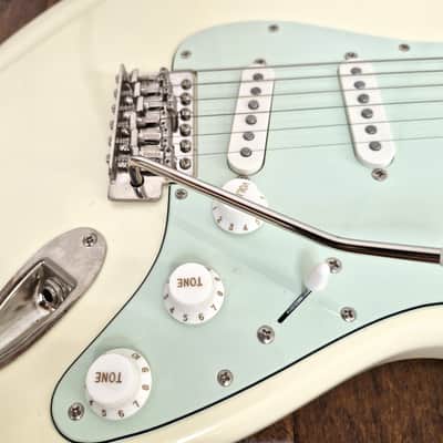 Squier FSR Classic Vibe 60`s Strat with Fender Tweed Gig bag. image 5