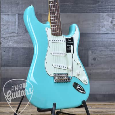 Mint Fender Vintera  III Early 60s Stratocaster - Seafoam Green with Gigbag image 10