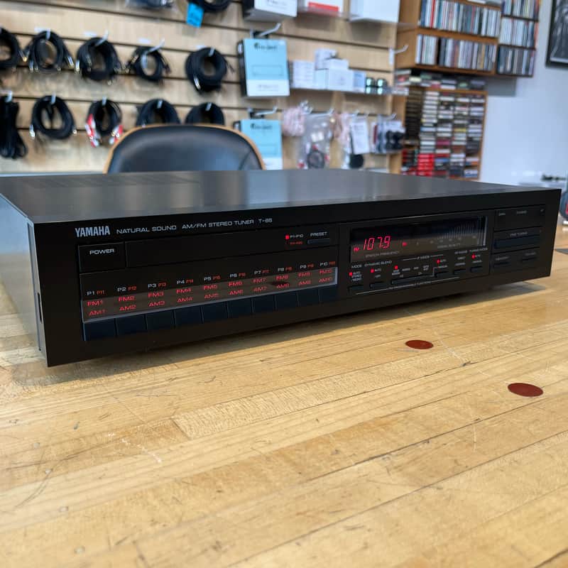 Yamaha T-85 AM/FM Stereo Tuner image 1