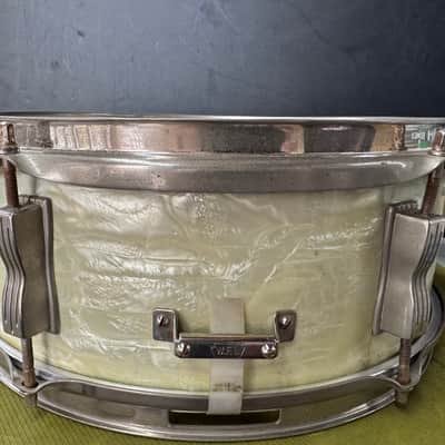 Ludwig No. 490 Pioneer 6.5x14" 6-Lug Snare Drum with Keystone Badge 1960 - 1963 - White Marine Pearl image 6