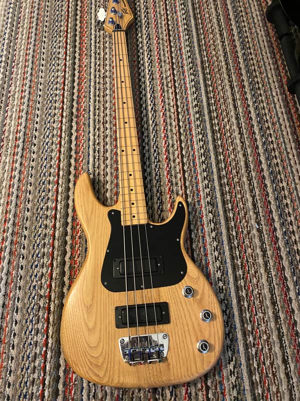 Peavey Foundation 80’s (fretless) image 1