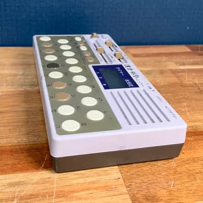 Suiko ST-70 Koto Synthesizer - White / Black image 3
