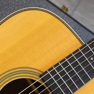 2023 Martin HD-28V Vintage Dreadnought Acoustic Guitar Natural + OHSC image 3
