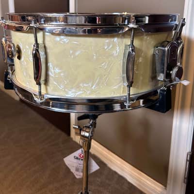 Revelle 14"x5.5" Snare Drum - Marine Pearl (Late 1960's - Early 1970's) image 3