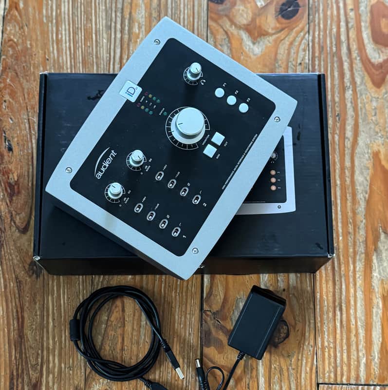 Audient iD22 Desktop USB Audio Interface 2010s - Black image 1