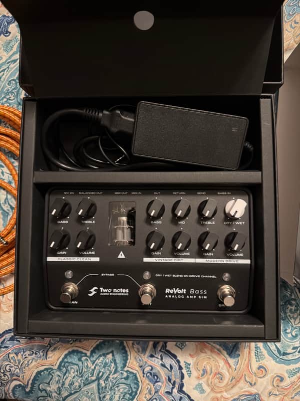 Two Notes ReVolt Bass 2022 - Present - Black image 1