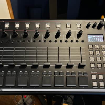 Isla Instruments S2400 Desktop Sampler - Black image 1
