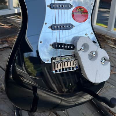 Squier Stratocaster 2011 NOS Black & Chrome image 16