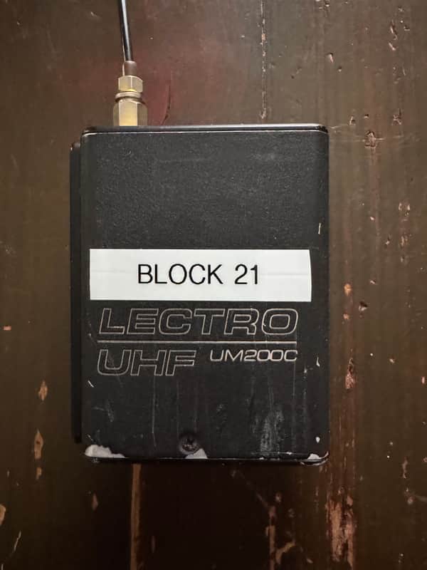 Lectrosonics UM200C Beltpack Transmitter Block 21 image 1