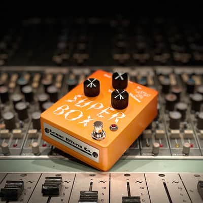 Leone Effects Super Box Fuzz Machine: Hitachi 2SB77 (Ge) / Valvo OC44 (Ge) 2026 - Electric Orange image 3