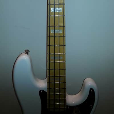 Squier Chris Aiken Signature P-Bass Olympic White image 3