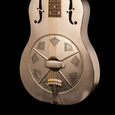 2004 National Resonator V.S. Delphi Deluxe image 4