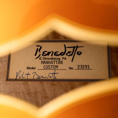 1991 Benedetto Manhattan Cutaway Archtop Electric Guitar Blonde, Near-Mint w/ DeArmond Rhythm Chief 1100, Case image 6