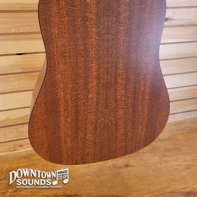 Martin D-X2E A/E Dreanought Guitar with Martin Soft Shell Case - Figured Mahogany Pattern Bild 6