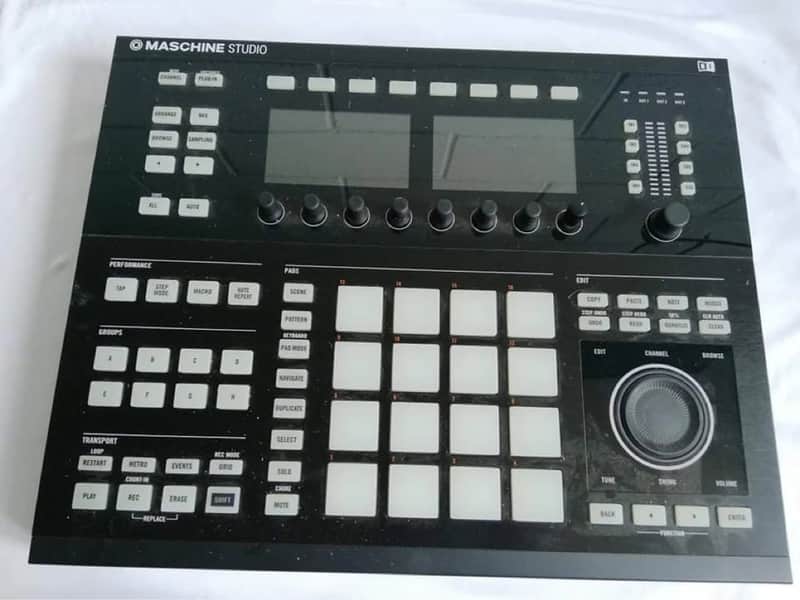 Native Instruments Maschine Studio Black image 1