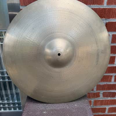 Zildjian Avedis 1970 22” Ride Heavy. Vintage image 3
