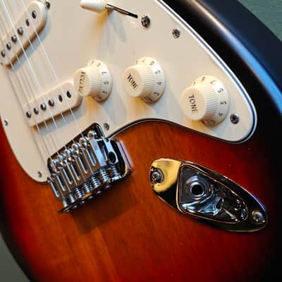 Henry's Destiny II Classic ST-2CM Infinity - Satin Sunburst image 5