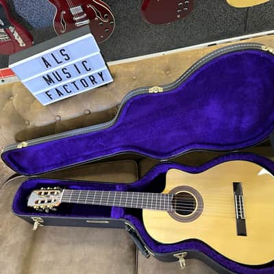 Gretsch  G6296 Case ( Classical / Parlor / Orchestra /Dobro )  Made in Canada image 10