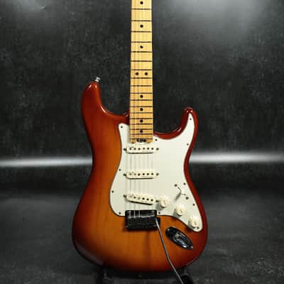 Fender American Elite Stratocaster with MF in Tobacco Sunburst [US19009910] (07/20) image 4