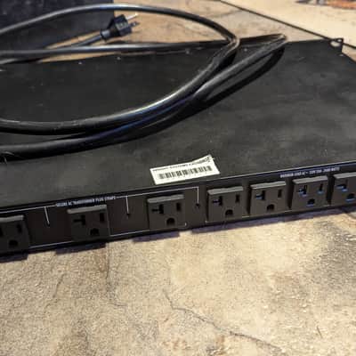 Furman PL-PRO C 20A Power Conditioner with Voltmeter 2010s - Black image 2