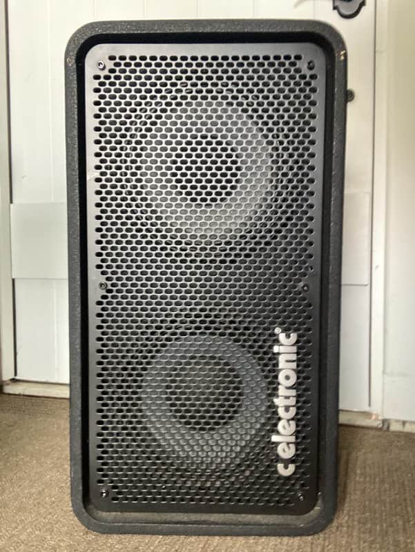 TC Electronic RS210 Vertical Stacking 2x10" 400w Bass Cab