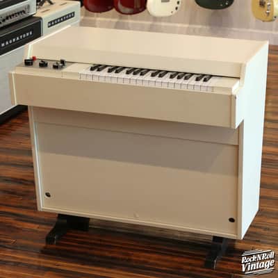 Streetly Electronics Mellotron M400 image 2